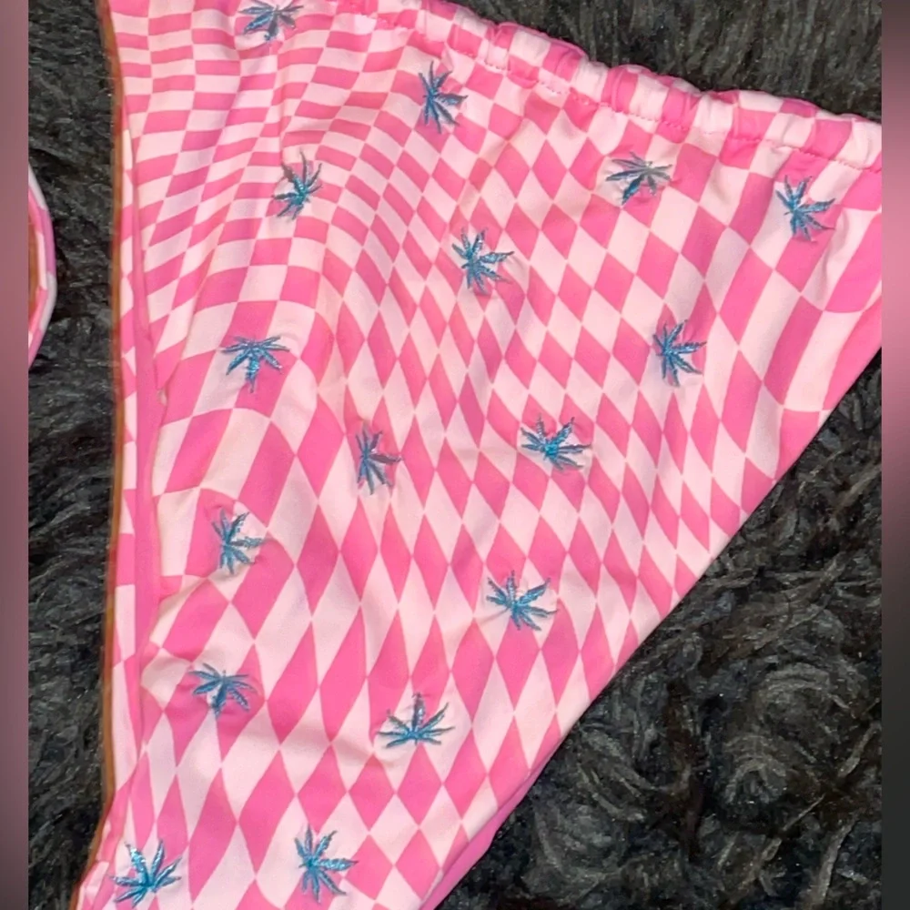 Frankie’s Bikinis NWOT Tia String Bikini Bottoms in Creative Pink Morrison Large
